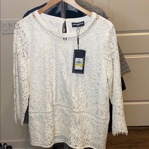 New White floral knit mid sleeve blouse